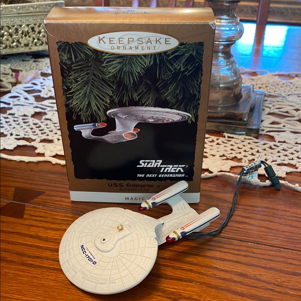 Star Trek Next Generation Ornament Vintage 1993 USS Enterprise Blinking Light